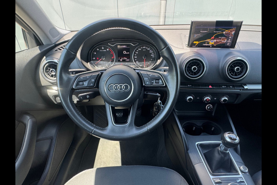 Audi A3 Limousine 30 TFSI Pro Line * Navigatie * Cruise Control * Parkeersensoren *