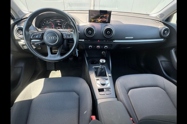 Audi A3 Limousine 30 TFSI Pro Line * Navigatie * Cruise Control * Parkeersensoren *