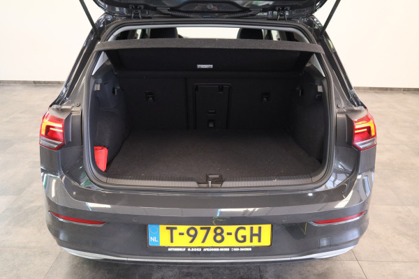 Volkswagen Golf 1.4 eHybrid Style Panoramadak Stoelverwarming Ergo Active !! 2e Pinksterdag geopend van 12:00 tot 17:00u !!