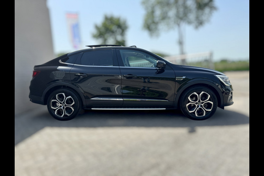 Renault Arkana 1.6 E-Tech Hybrid 145 Intens TREKHAAK / PANO / LEDER / LED / CARPLAY / STOELVERW. / ELEKTR STOEL / CRUISE / CAMERA