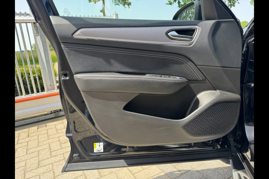 Renault Arkana 1.6 E-Tech Hybrid 145 Intens TREKHAAK / PANO / LEDER / LED / CARPLAY / STOELVERW. / ELEKTR STOEL / CRUISE / CAMERA