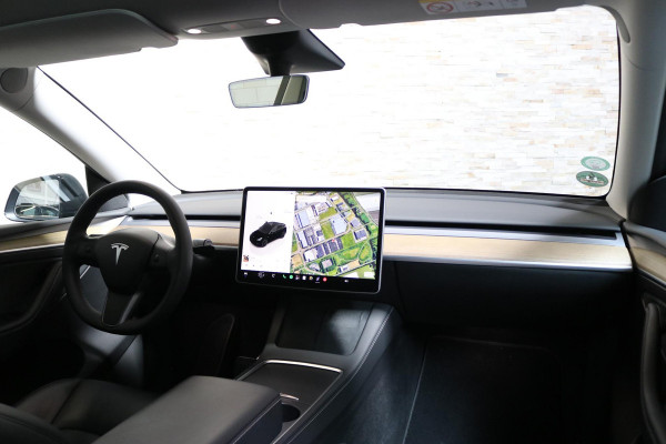Tesla Model Y RWD 58 kWh | TREKHAAK | 20" LM VELGEN | ZWARTE DETAILS |