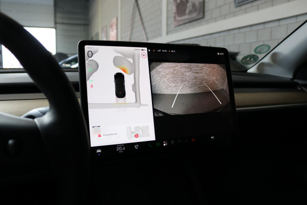 Tesla Model Y RWD 58 kWh | TREKHAAK | 20" LM VELGEN | ZWARTE DETAILS |