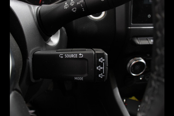 Renault Clio 1.0 SCe Navigatie Climate Control Cruise Control Parkeer sensoren Led Lichtmetalen velgen