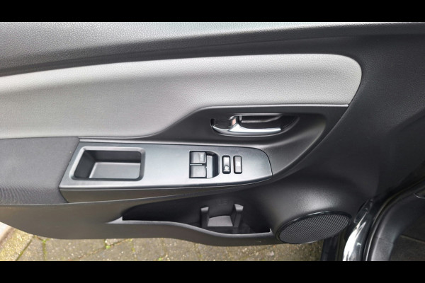 Toyota Yaris 1.5 VVT-i Active/Hybride/Navigatie/Camera/Ecc/Nl Auto/