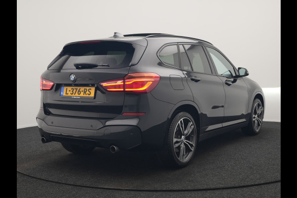 BMW X1 xDrive20i M Sport 192pk Dealer O.H. | Panodak | Adaptive Cruise | Head Up | Camera | Harman / Kardon | Alcantara Sportstoelen Verwarmd | Navigatie | 19"L.M | LED Koplampen |