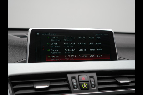 BMW X1 xDrive20i M Sport 192pk Dealer O.H. | Panodak | Adaptive Cruise | Head Up | Camera | Harman / Kardon | Alcantara Sportstoelen Verwarmd | Navigatie | 19"L.M | LED Koplampen |
