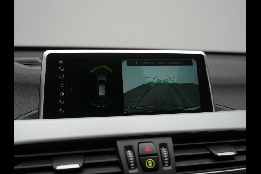 BMW X1 xDrive20i M Sport 192pk Dealer O.H. | Panodak | Adaptive Cruise | Head Up | Camera | Harman / Kardon | Alcantara Sportstoelen Verwarmd | Navigatie | 19"L.M | LED Koplampen |