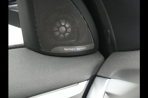 BMW X1 xDrive20i M Sport 192pk Dealer O.H. | Panodak | Adaptive Cruise | Head Up | Camera | Harman / Kardon | Alcantara Sportstoelen Verwarmd | Navigatie | 19"L.M | LED Koplampen |