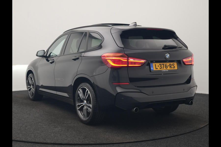BMW X1 xDrive20i M Sport 192pk Dealer O.H. | Panodak | Adaptive Cruise | Head Up | Camera | Harman / Kardon | Alcantara Sportstoelen Verwarmd | Navigatie | 19"L.M | LED Koplampen |