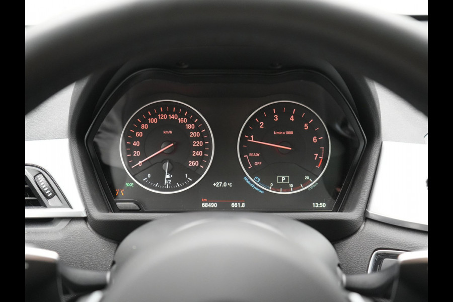 BMW X1 xDrive20i M Sport 192pk Dealer O.H. | Panodak | Adaptive Cruise | Head Up | Camera | Harman / Kardon | Alcantara Sportstoelen Verwarmd | Navigatie | 19"L.M | LED Koplampen |