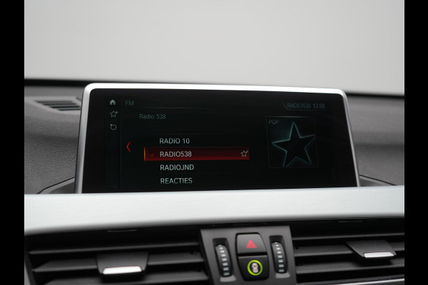 BMW X1 xDrive20i M Sport 192pk Dealer O.H. | Panodak | Adaptive Cruise | Head Up | Camera | Harman / Kardon | Alcantara Sportstoelen Verwarmd | Navigatie | 19"L.M | LED Koplampen |