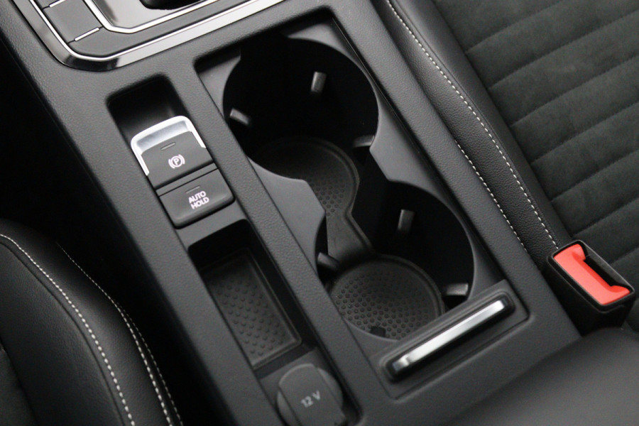 Volkswagen Passat Variant 1.4 TSI 218 PK PHEV GTE BNS, Trekhaak, Panoramadak, Matrix-LED, Adap. Cruise Control