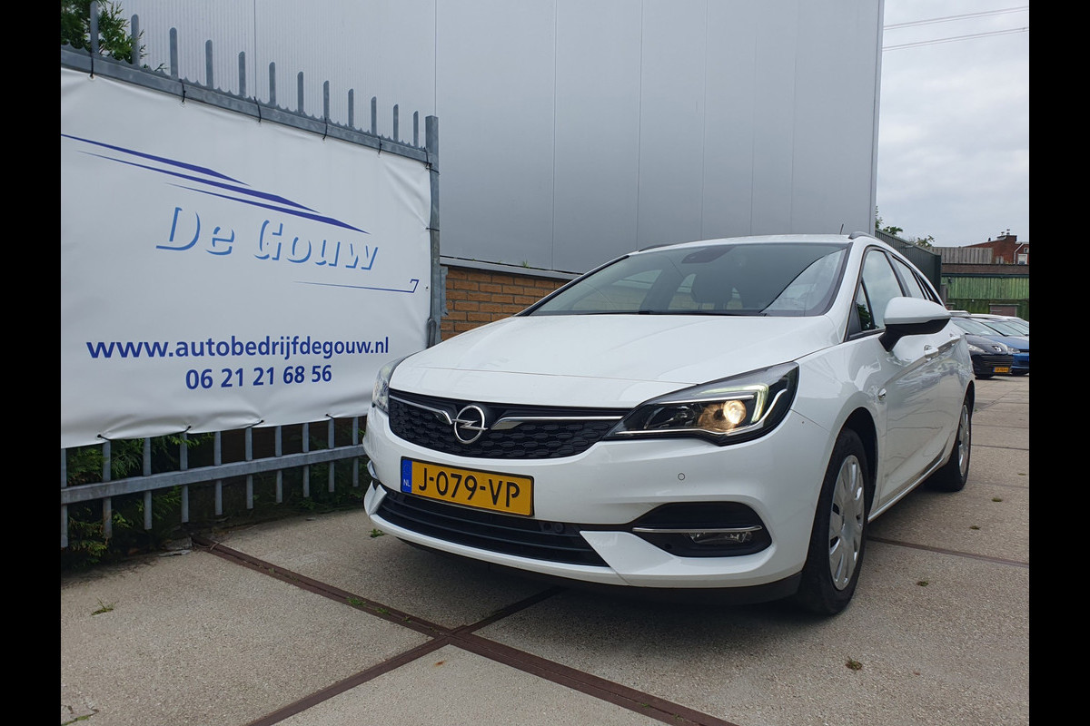 Opel Astra Sports Tourer 1.2 Business Edition, PDC, Trekhaak, Navi