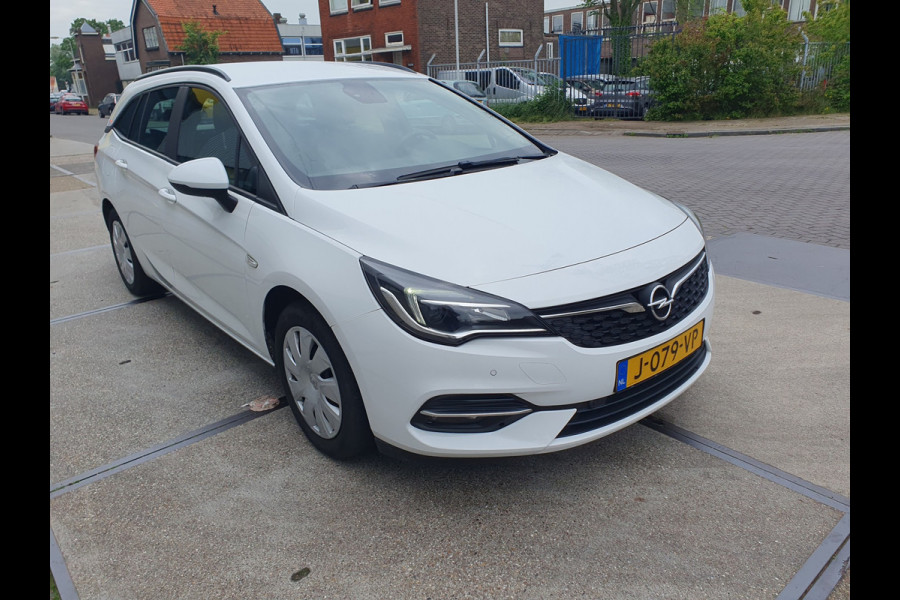 Opel Astra Sports Tourer 1.2 Business Edition, PDC, Trekhaak, Navi