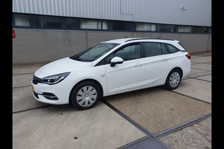 Opel Astra Sports Tourer 1.2 Business Edition, PDC, Trekhaak, Navi