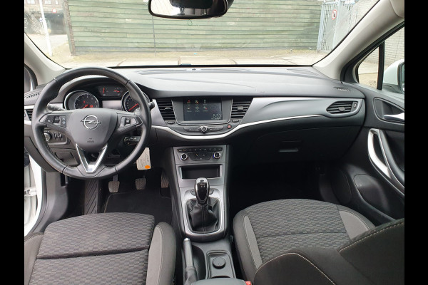 Opel Astra Sports Tourer 1.2 Business Edition, PDC, Trekhaak, Navi