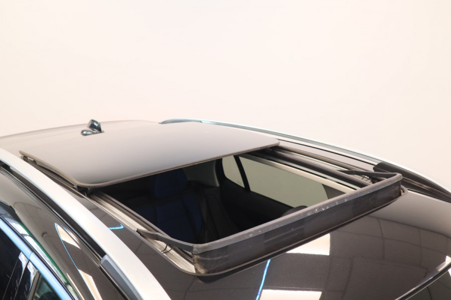 Lynk & Co 01 1.5 Infinity Virtual Cockpit ACC PDC