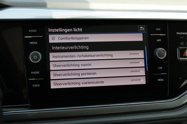 Volkswagen Taigo 1.0 TSI Style Automaat Panodak Carplay Keyless Stoelverwarming !!NIEUWBINNEN!!