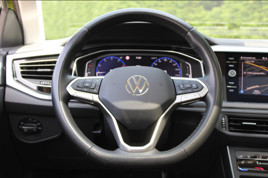 Volkswagen Taigo 1.0 TSI Style Automaat Panodak Carplay Keyless Stoelverwarming !!NIEUWBINNEN!!