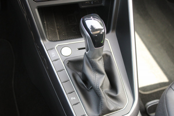 Volkswagen Taigo 1.0 TSI Style Automaat Panodak Carplay Keyless Stoelverwarming !!NIEUWBINNEN!!