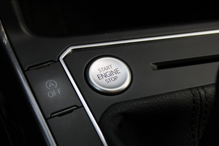 Volkswagen Taigo 1.0 TSI Style Automaat Panodak Carplay Keyless Stoelverwarming !!NIEUWBINNEN!!