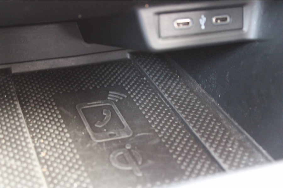 Volkswagen Taigo 1.0 TSI Style Automaat Panodak Carplay Keyless Stoelverwarming !!NIEUWBINNEN!!