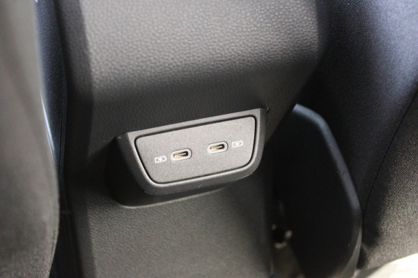 Volkswagen Taigo 1.0 TSI Style Automaat Panodak Carplay Keyless Stoelverwarming !!NIEUWBINNEN!!