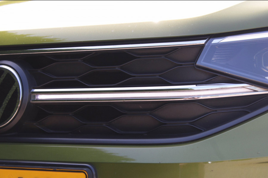 Volkswagen Taigo 1.0 TSI Style Automaat Panodak Carplay Keyless Stoelverwarming !!NIEUWBINNEN!!