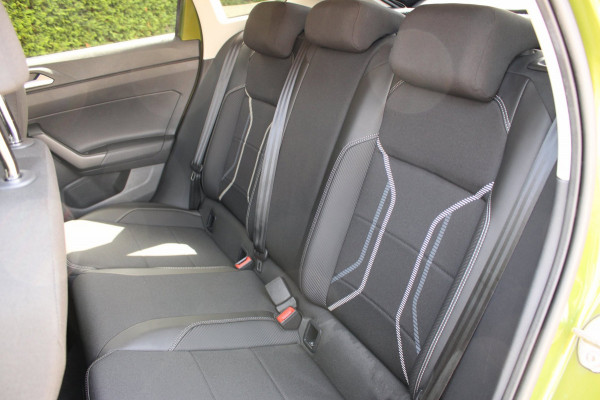Volkswagen Taigo 1.0 TSI Style Automaat Panodak Carplay Keyless Stoelverwarming !!NIEUWBINNEN!!