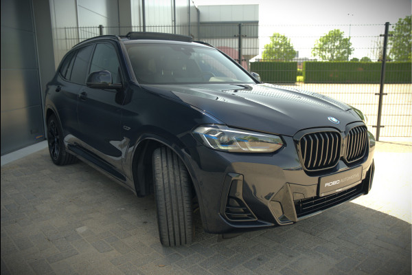 BMW X3 xDrive30e High Executive M Sport | Panoramadak | Stoelverwarming | Head-Up Display | Apple Carplay | 360 Camera | Keyless | M Sport Remmen | Adaptief Onderstel | Trekhaak | Ambiance Verlichting | Laser Lights | HIFI |