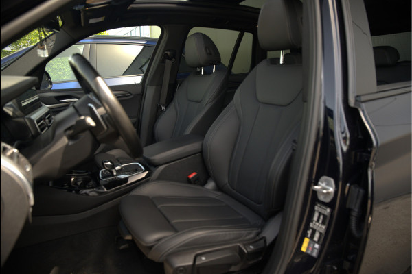 BMW X3 xDrive30e High Executive M Sport | Panoramadak | Stoelverwarming | Head-Up Display | Apple Carplay | 360 Camera | Keyless | M Sport Remmen | Adaptief Onderstel | Trekhaak | Ambiance Verlichting | Laser Lights | HIFI |