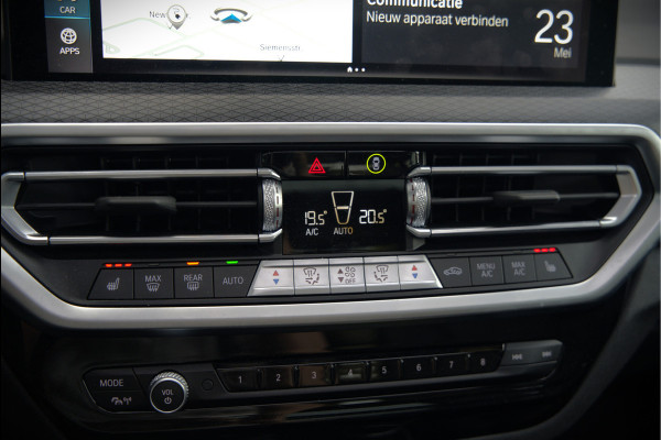 BMW X3 xDrive30e High Executive M Sport | Panoramadak | Stoelverwarming | Head-Up Display | Apple Carplay | 360 Camera | Keyless | M Sport Remmen | Adaptief Onderstel | Trekhaak | Ambiance Verlichting | Laser Lights | HIFI |