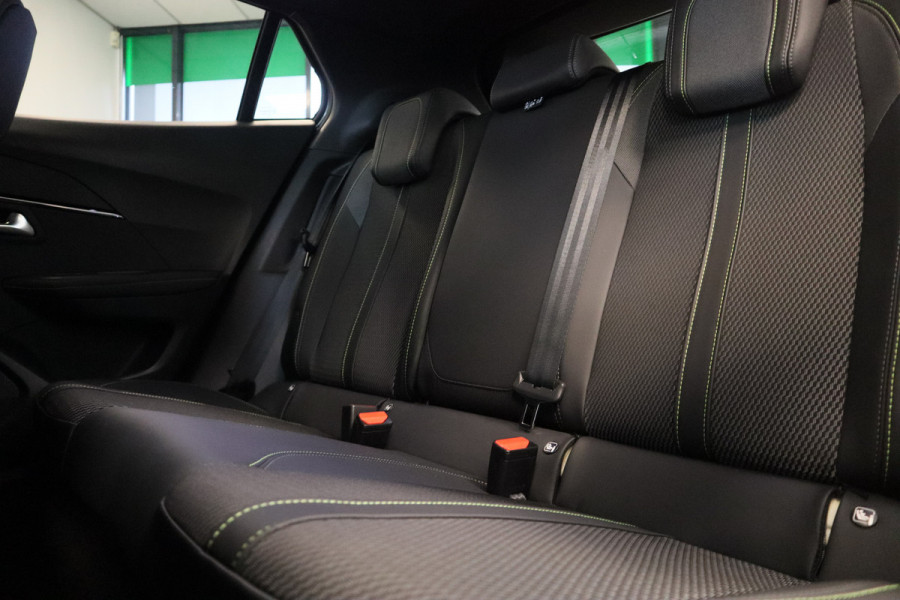 Peugeot e-2008 EV GT Avantage 54 kWh 360 camera Navigatie Blindspot NAP !! 2e Pinksterdag geopend van 12:00 tot 17:00u !!