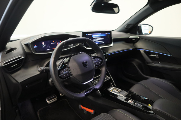Peugeot e-2008 EV GT Avantage 54 kWh 360 camera Navigatie Blindspot NAP !! 2e Pinksterdag geopend van 12:00 tot 17:00u !!
