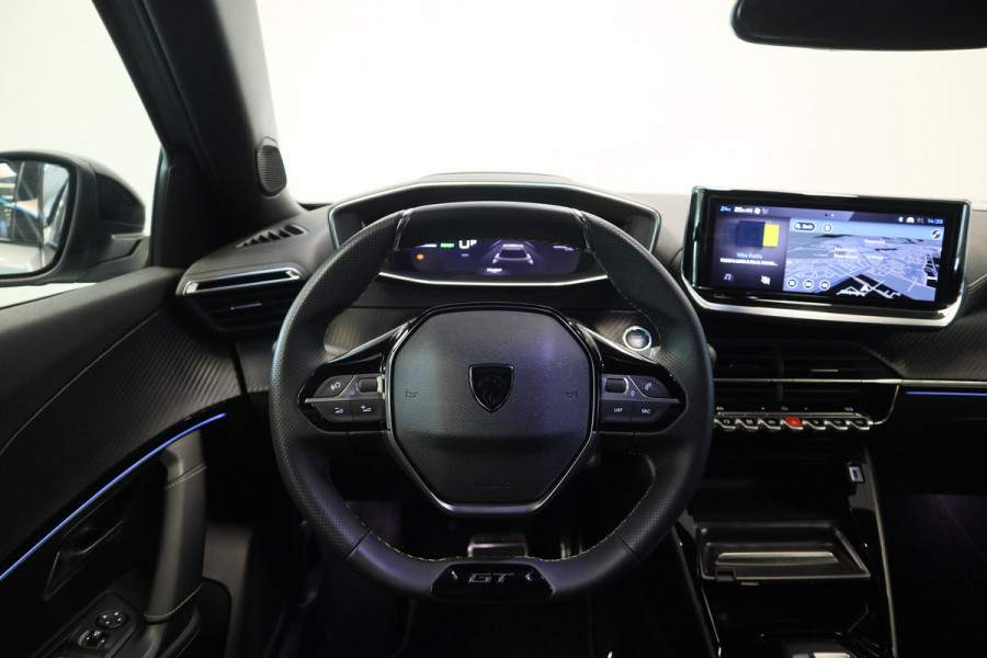 Peugeot e-2008 EV GT Avantage 54 kWh 360 camera Navigatie Blindspot NAP !! 2e Pinksterdag geopend van 12:00 tot 17:00u !!