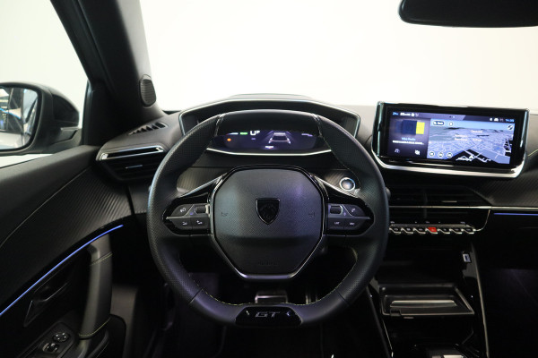 Peugeot e-2008 EV GT Avantage 54 kWh 360 camera Navigatie Blindspot NAP !! 2e Pinksterdag geopend van 12:00 tot 17:00u !!