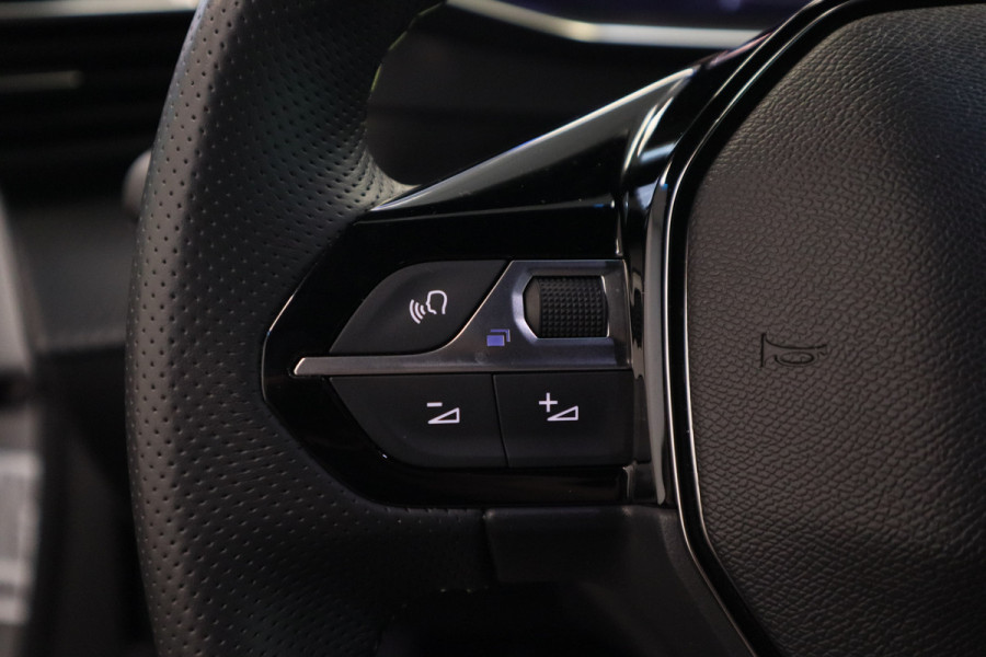 Peugeot e-2008 EV GT Avantage 54 kWh 360 camera Navigatie Blindspot NAP !! 2e Pinksterdag geopend van 12:00 tot 17:00u !!
