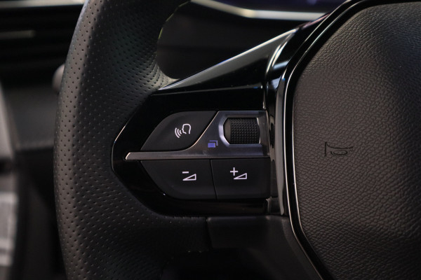Peugeot e-2008 EV GT Avantage 54 kWh 360 camera Navigatie Blindspot NAP !! 2e Pinksterdag geopend van 12:00 tot 17:00u !!