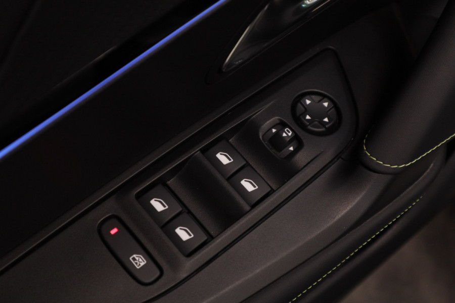 Peugeot e-2008 EV GT Avantage 54 kWh 360 camera Navigatie Blindspot NAP !! 2e Pinksterdag geopend van 12:00 tot 17:00u !!
