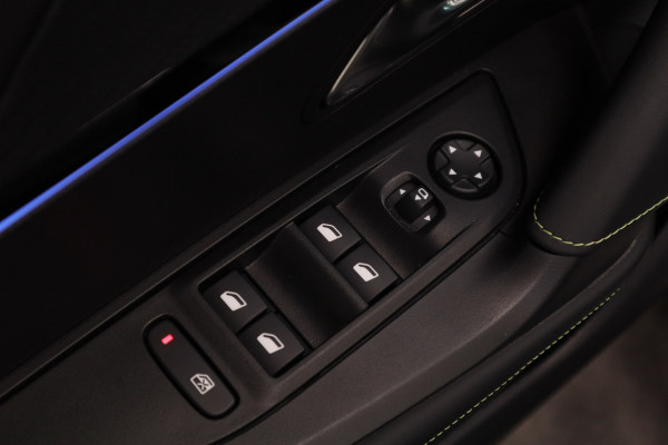 Peugeot e-2008 EV GT Avantage 54 kWh 360 camera Navigatie Blindspot NAP !! 2e Pinksterdag geopend van 12:00 tot 17:00u !!