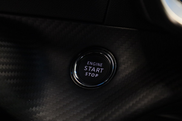 Peugeot e-2008 EV GT Avantage 54 kWh 360 camera Navigatie Blindspot NAP !! 2e Pinksterdag geopend van 12:00 tot 17:00u !!