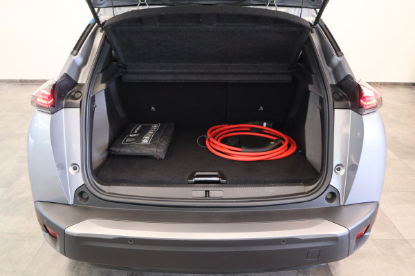 Peugeot e-2008 EV GT Avantage 54 kWh 360 camera Navigatie Blindspot NAP !! 2e Pinksterdag geopend van 12:00 tot 17:00u !!