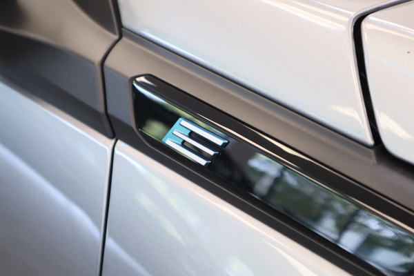 Peugeot e-2008 EV GT Avantage 54 kWh 360 camera Navigatie Blindspot NAP !! 2e Pinksterdag geopend van 12:00 tot 17:00u !!