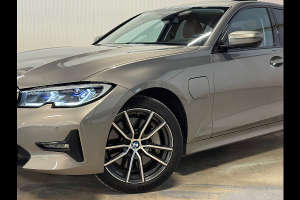 BMW 3-serie 330e High Executive | M-SPORT | SCHUIF/KANTEL | ACC | HUD | TREKHAAK