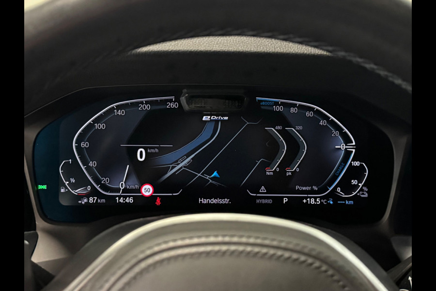 BMW 3-serie 330e High Executive | M-SPORT | SCHUIF/KANTEL | ACC | HUD | TREKHAAK