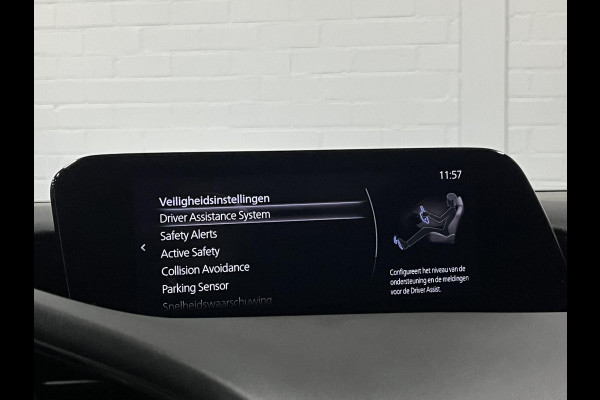 Mazda 3 2.0 Al-Selection Adapt. Cruise | Stuur-/stoelverwarming | Achteruitrij camera | Head-up | Bliss