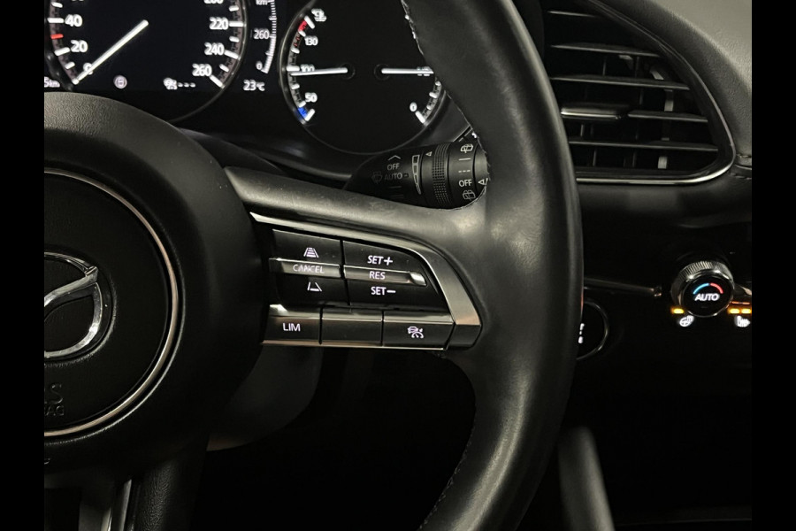 Mazda 3 2.0 Al-Selection Adapt. Cruise | Stuur-/stoelverwarming | Achteruitrij camera | Head-up | Bliss