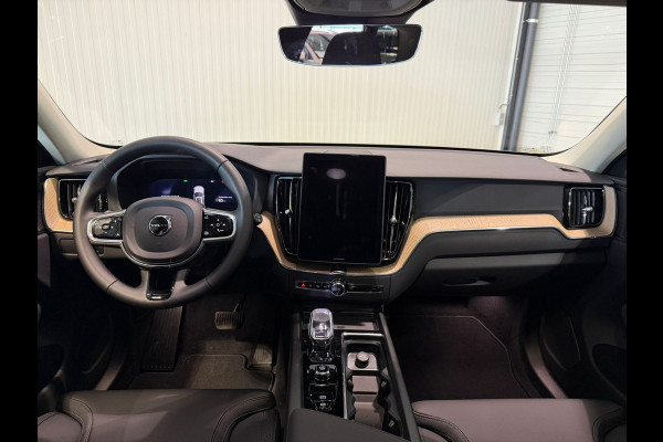 Volvo XC60 T6 Aut. Plus Dark ACC Luchtvering 360camera Stoelverwarming Leder 350pk
