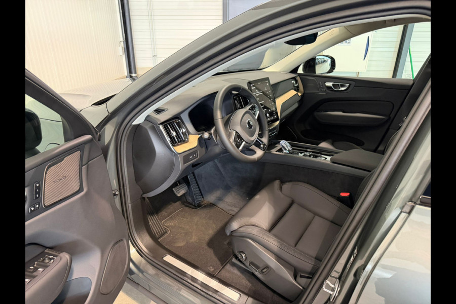 Volvo XC60 T6 Aut. Plus Dark ACC Luchtvering 360camera Stoelverwarming Leder 350pk